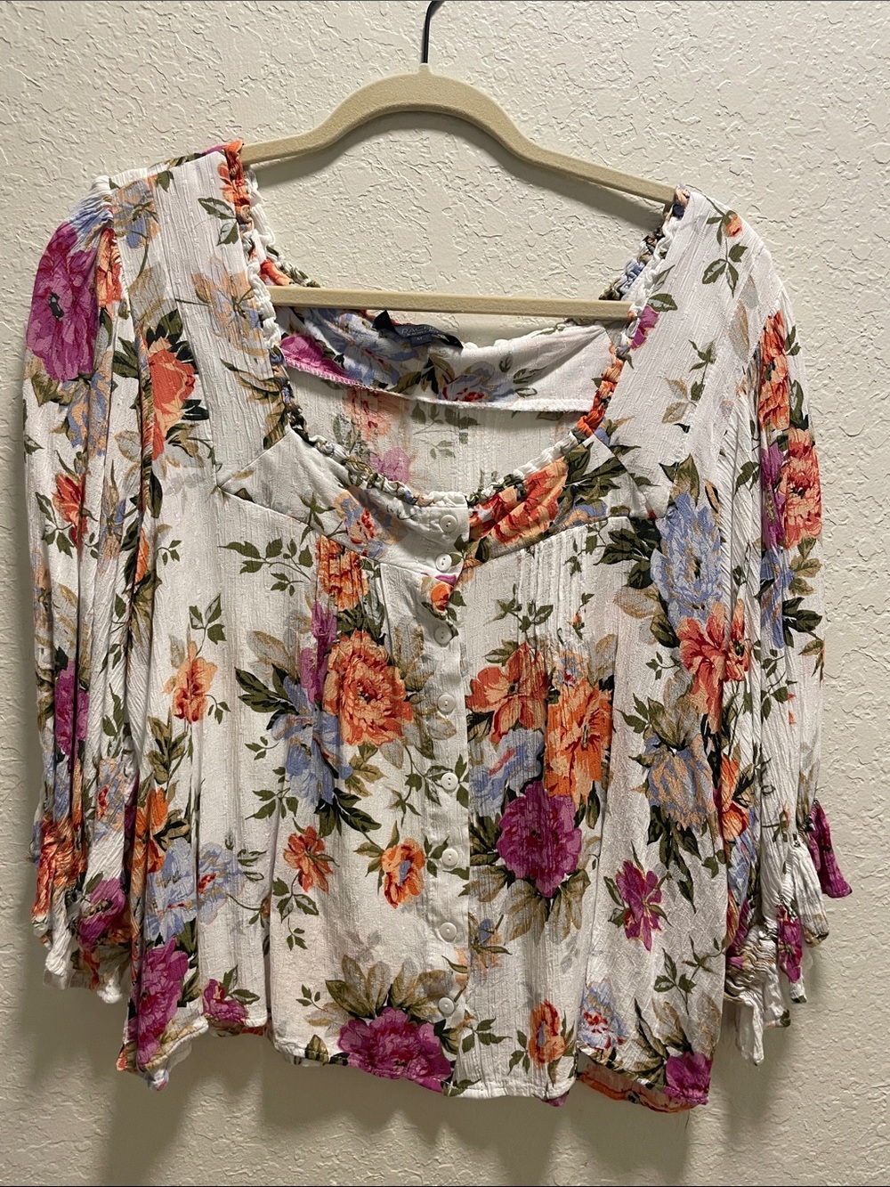 RACHEL Rachel Roy White Floral Button-Front Blouse with Multicolor Blooms